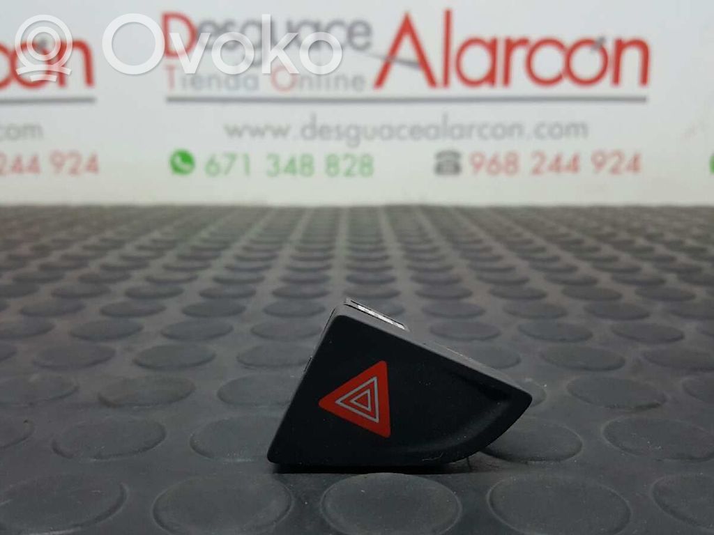 Botón interruptor de luz de peligro   96594789KR
