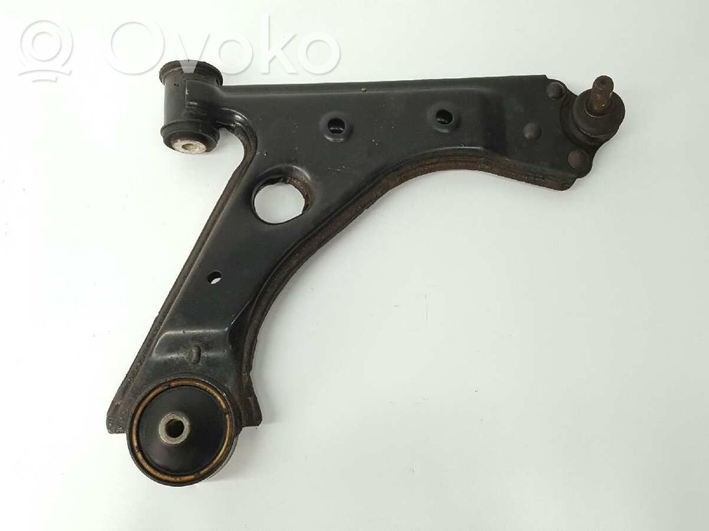 Opel Corsa D Priekinė svirtis 