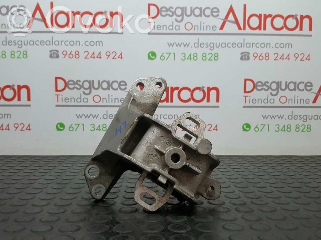 Citroen C5 Engine mount bracket 