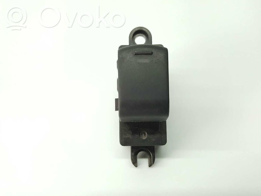Electric window control switch   25411EA00A