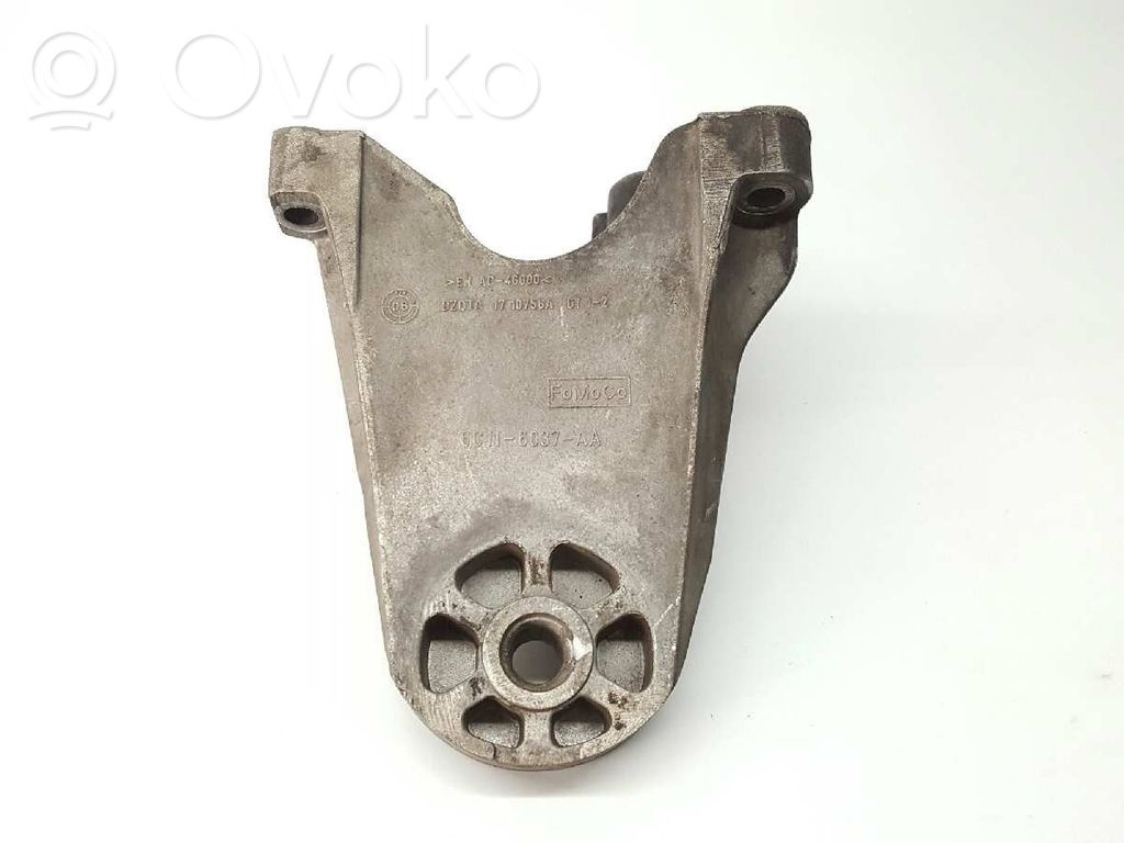Engine mount bracket   6C116037AA
