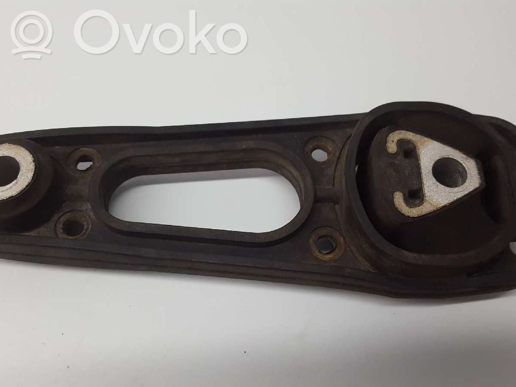Dacia Duster Engine mount bracket 