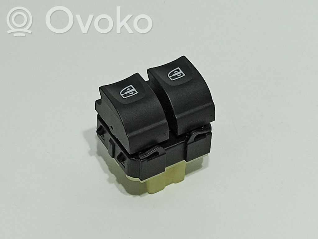 Renault Captur Electric window control switch 
