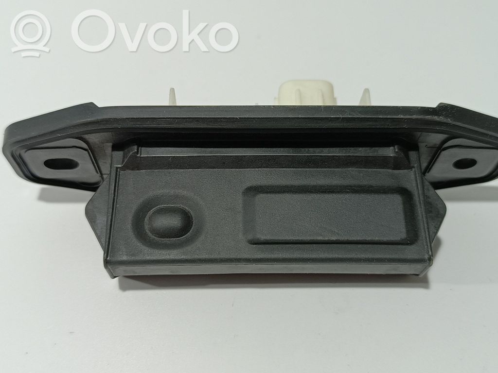 Manecilla externa puerta trasera   8484002090