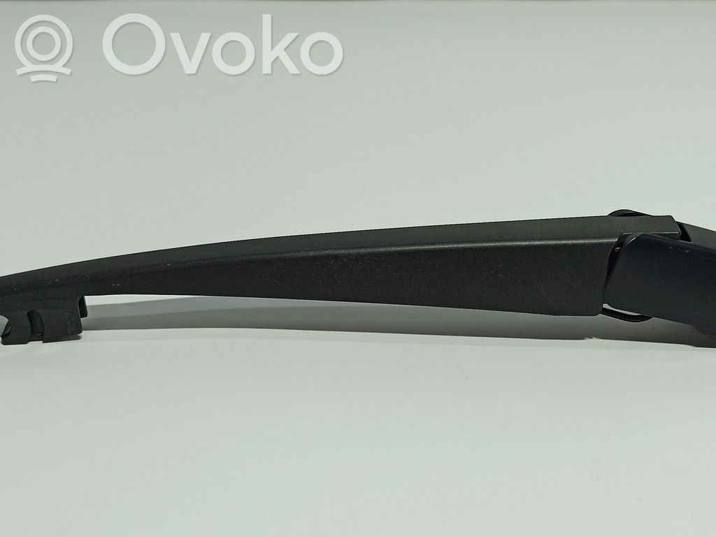 Wischerarm Heckscheibe   8253A029
