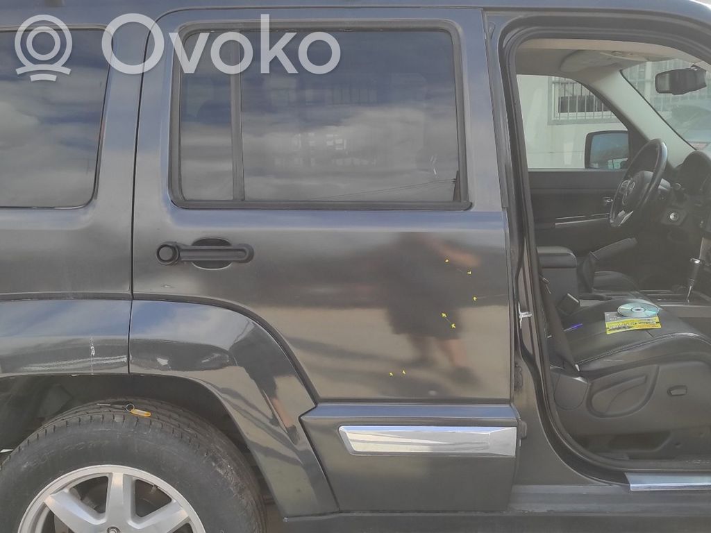 Jeep Cherokee KK Puerta trasera 