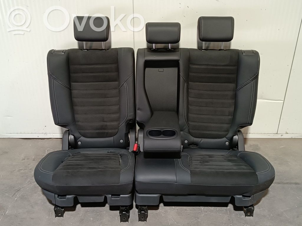 Mitsubishi Outlander Takaistuin 