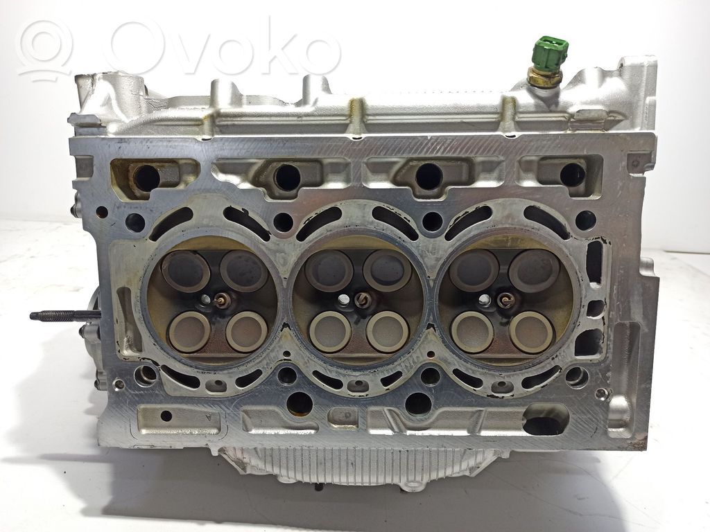 Lynk & co 01 Engine head 