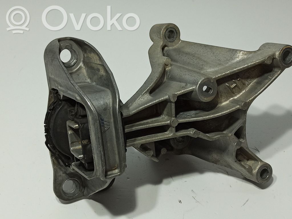 Nissan Juke II F16 Engine mount bracket 
