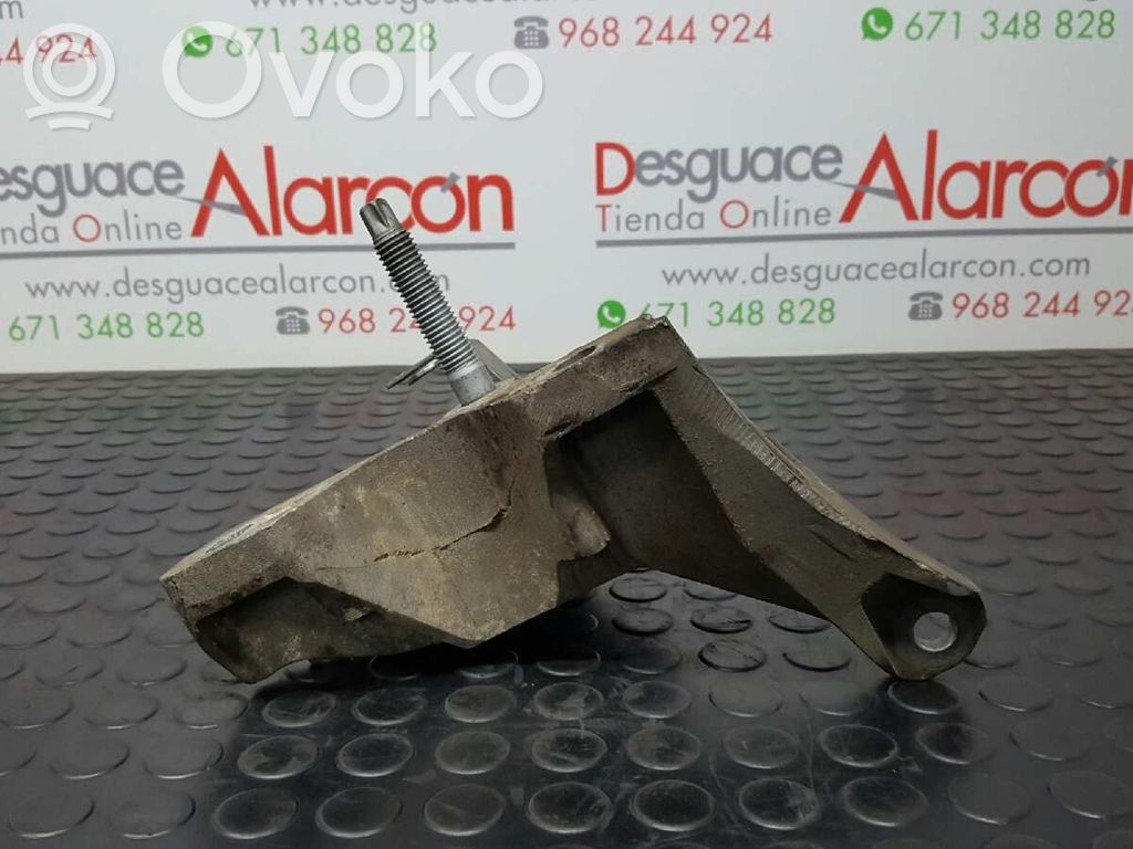 Engine mount bracket   4519498,3C117M125AB,3C117M125AB