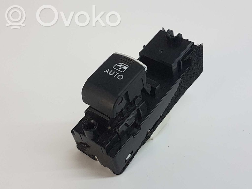 Subaru Outback Electric window control switch 