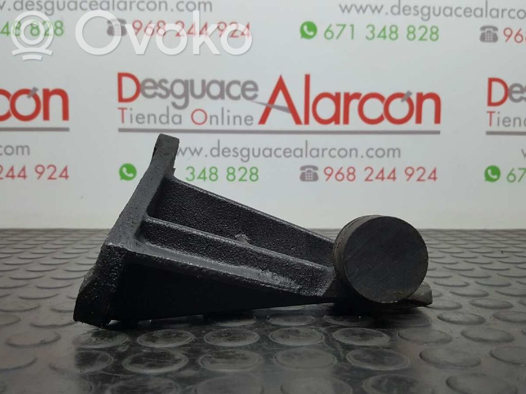 Wspornik / Mocowanie silnika   1165167J00,1165167J00