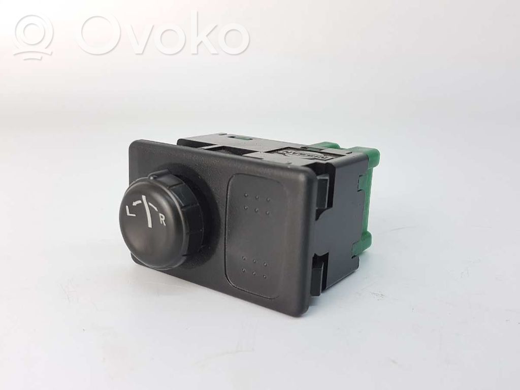 Interruptor del espejo lateral   255702Y015
