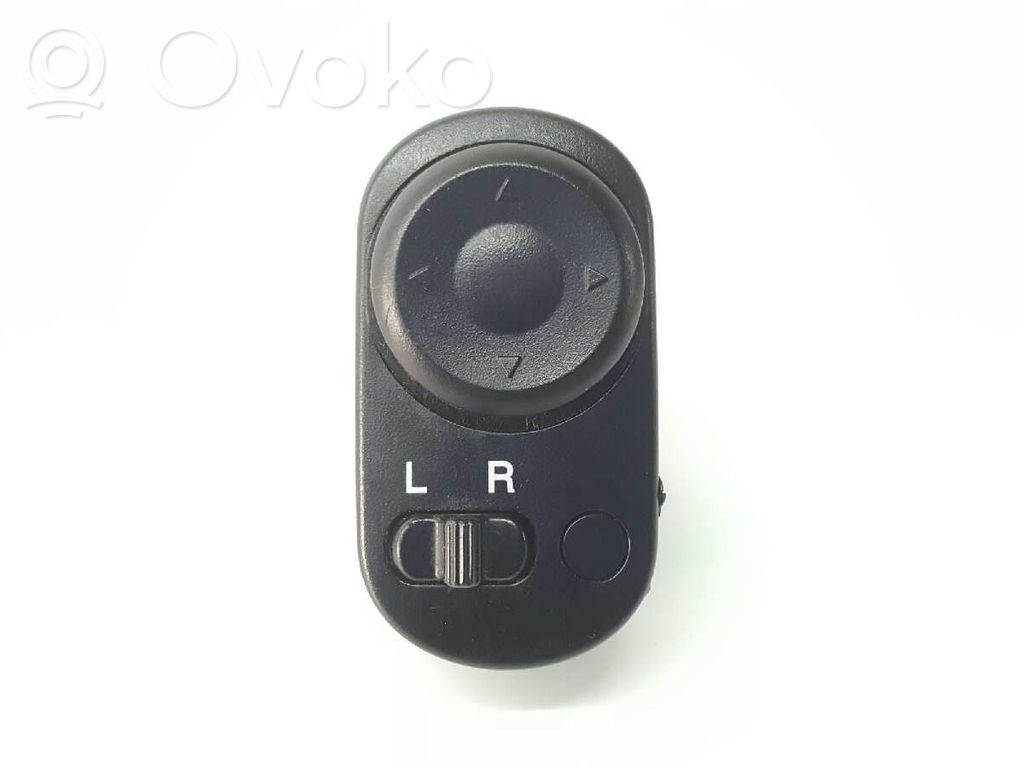 Wing mirror switch