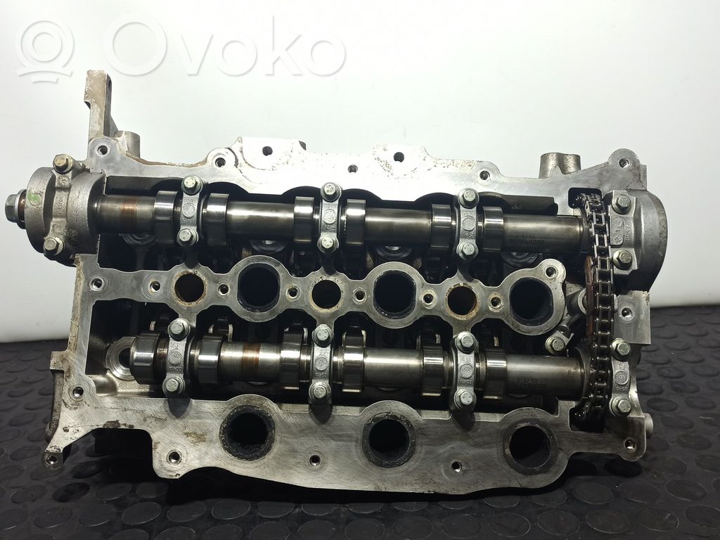 Peugeot 407 Engine head 