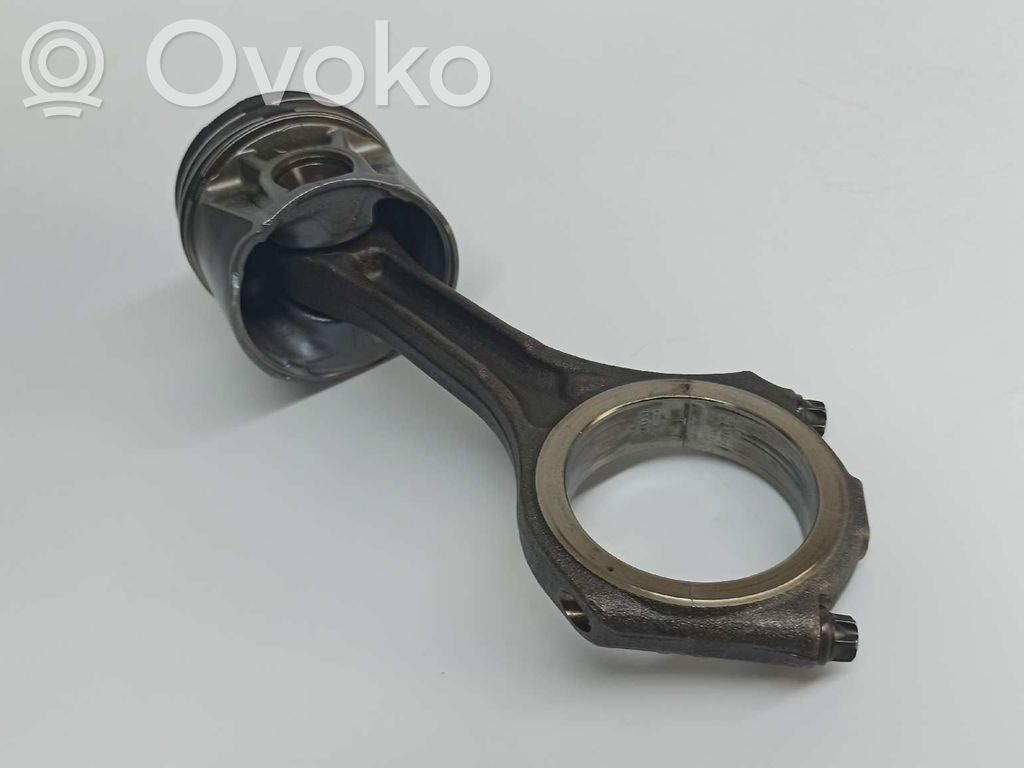 Audi A4 S4 B6 8E 8H Piston 