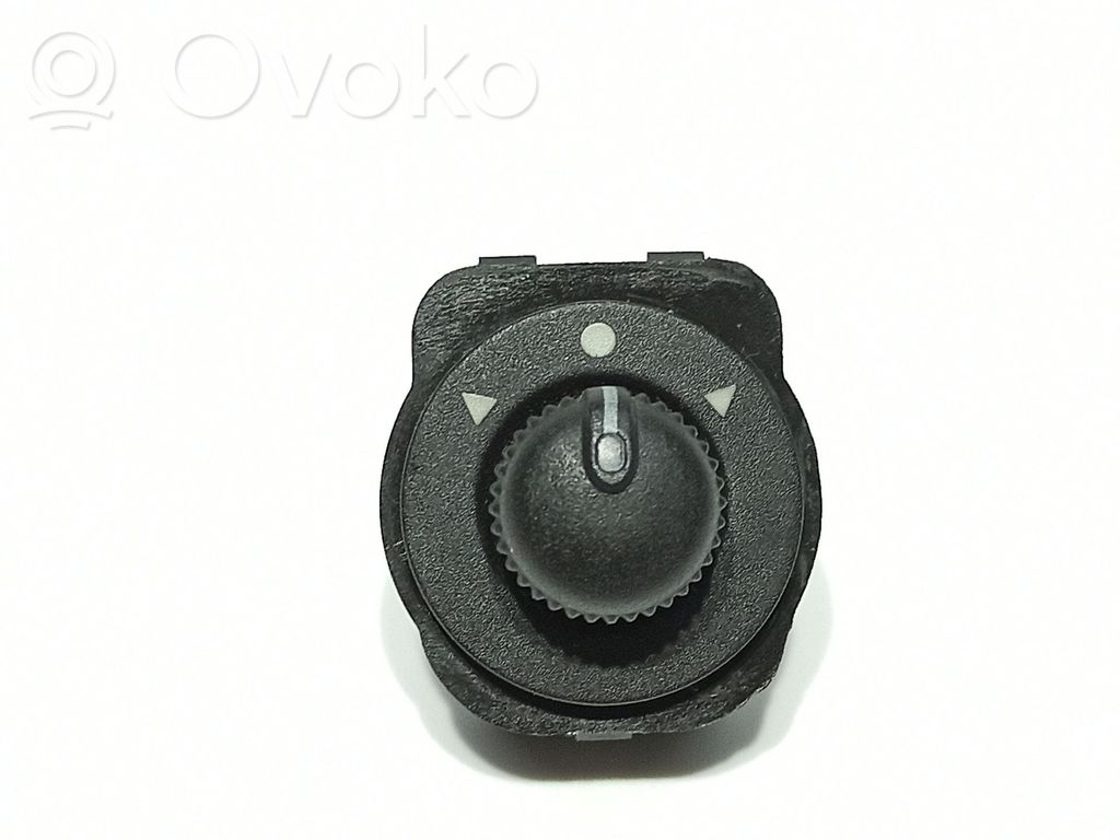 Citroen Nemo Sivupeilin kytkin