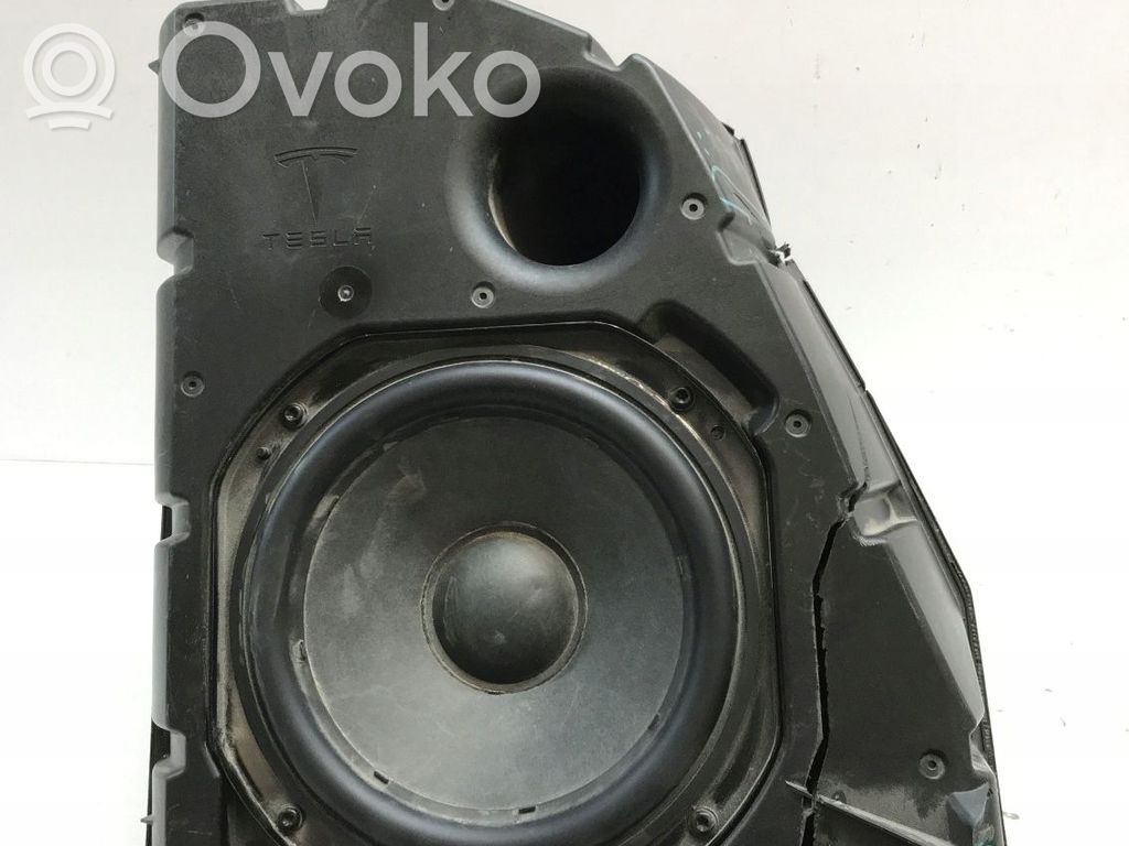 Tesla Model Y Subwoofer 