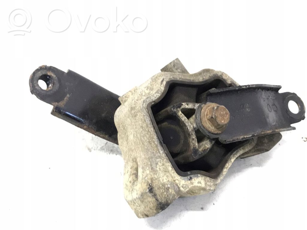 Volvo S60 Engine mount bracket 