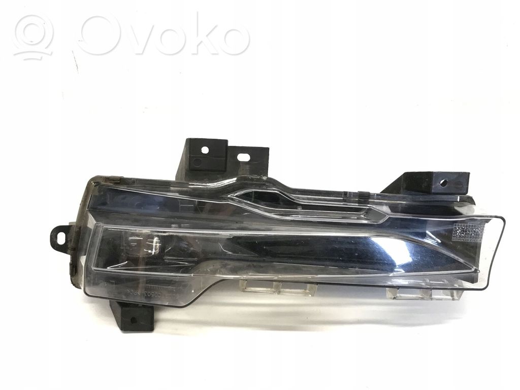 Tesla Model 3 Etusumuvalo 