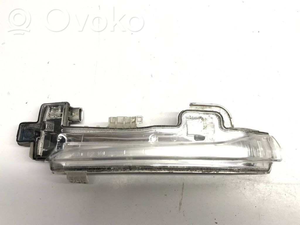Volvo V40 Mirror indicator light 