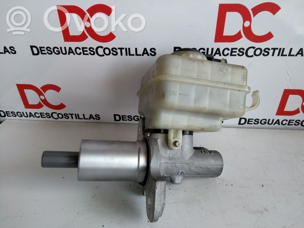 BMW 5 E39 Brake booster 