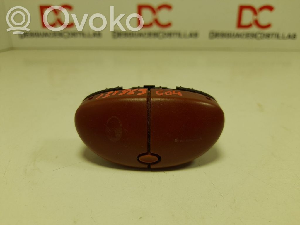 Peugeot 206 Hazard light switch 