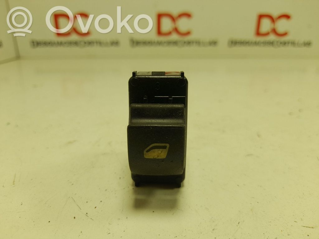 Peugeot 207 Electric window control switch 