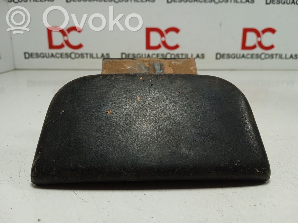 Manecilla externa puerta delantera