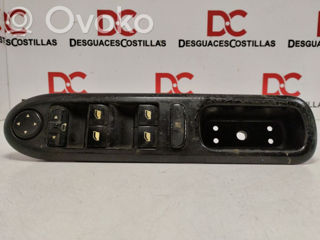 Peugeot 407 Electric window control switch 