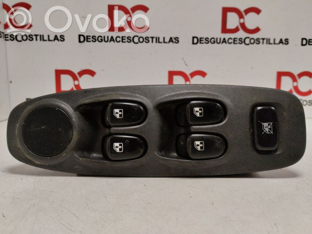 Hyundai Accent Electric window control switch 