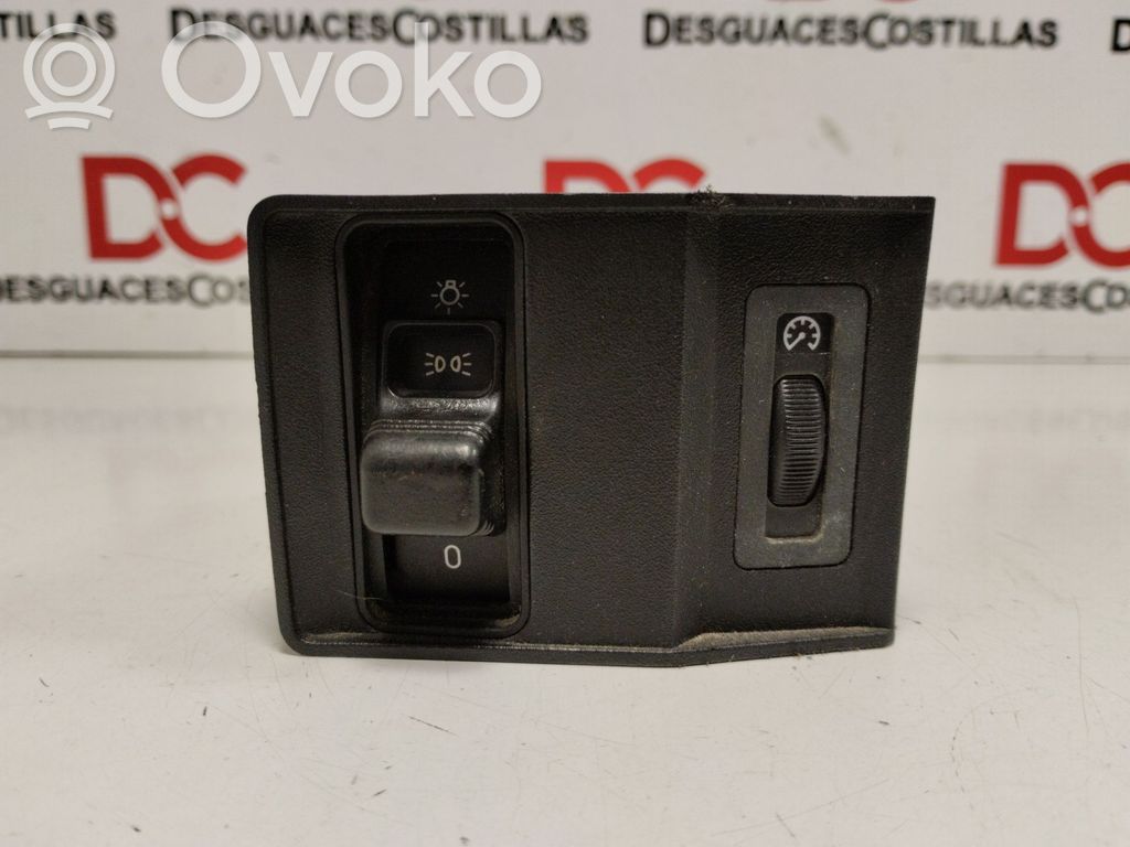 BMW 5 E34 Interruttore di regolazione dell’illuminazione del quadro 
