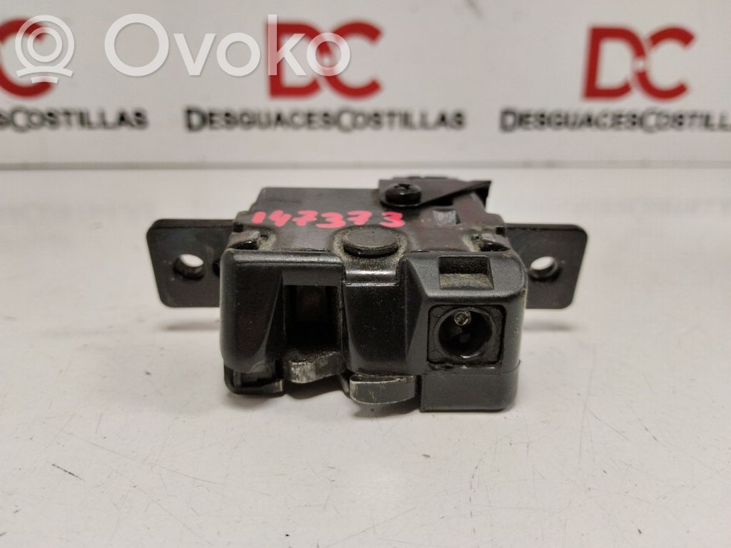 BMW 5 E34 Tailgate lock latch 