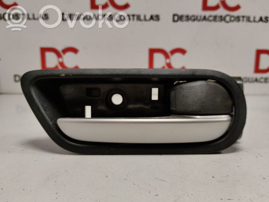 Manecilla interna puerta trasera   NOREF