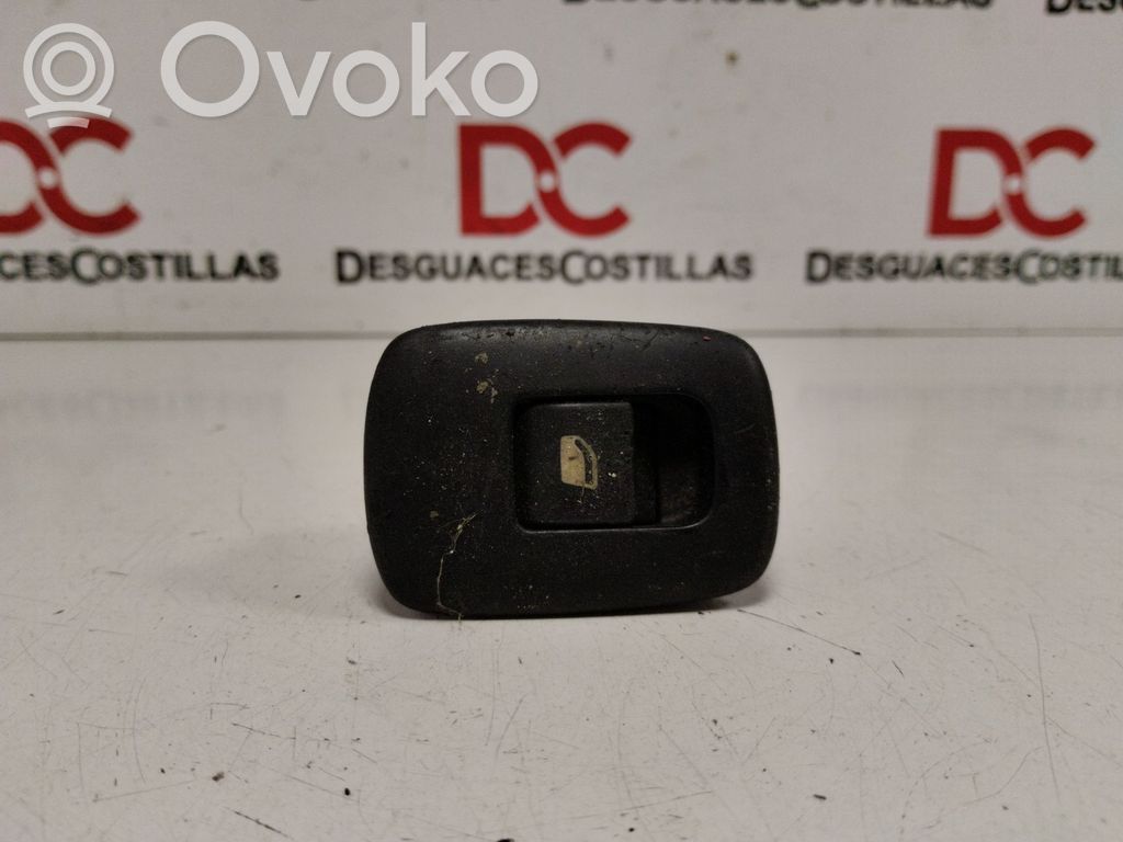 Peugeot 207 Electric window control switch 