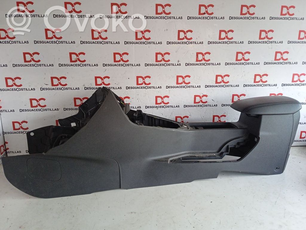 Ford Focus Armrest 