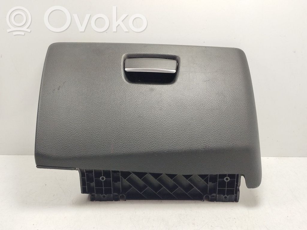 BMW 1 E81 E87 Glove box 
