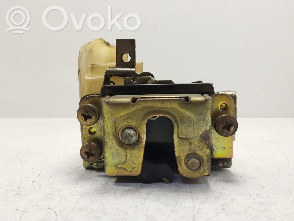 Opel Kadett E Front door lock 
