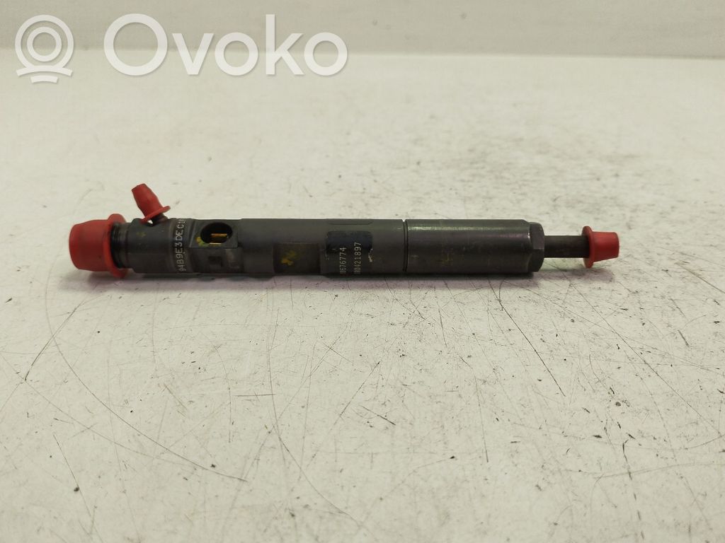 Inyector de combustible   8200676774