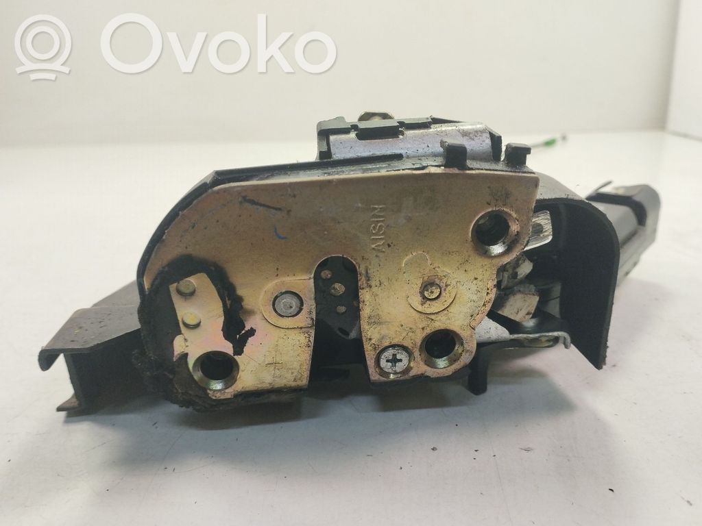 Toyota Corolla E120 E130 Galinių durų spyna 