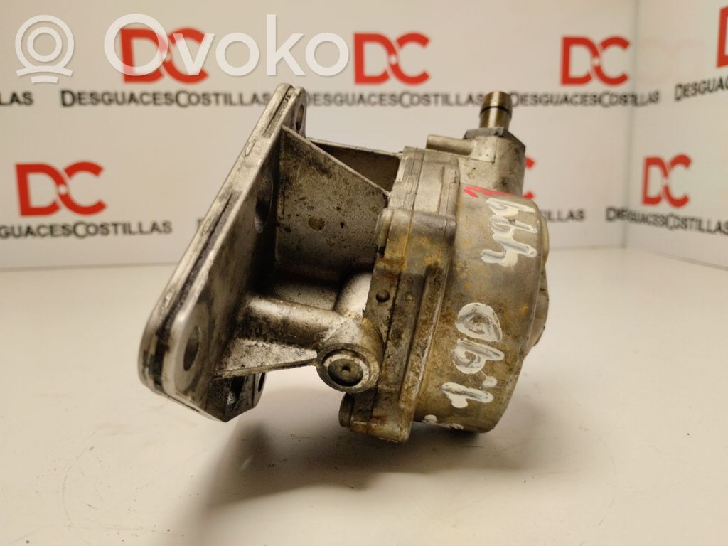 Peugeot 205 Vakuumo pompa 
