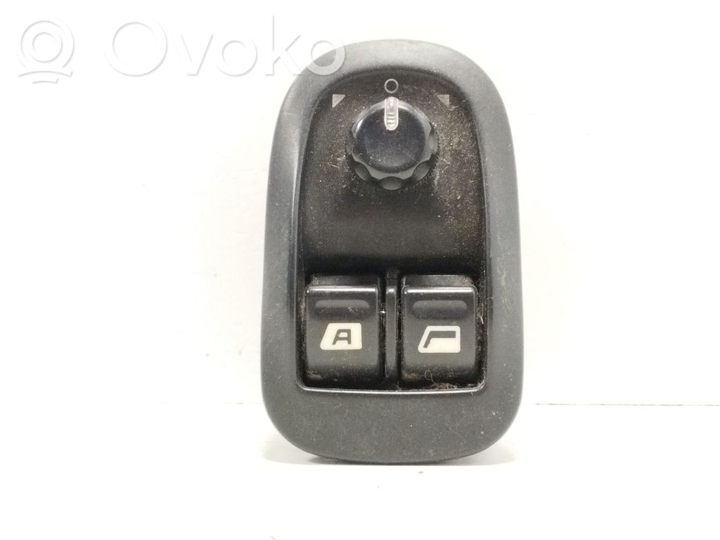 Peugeot 206 Electric window control switch 
