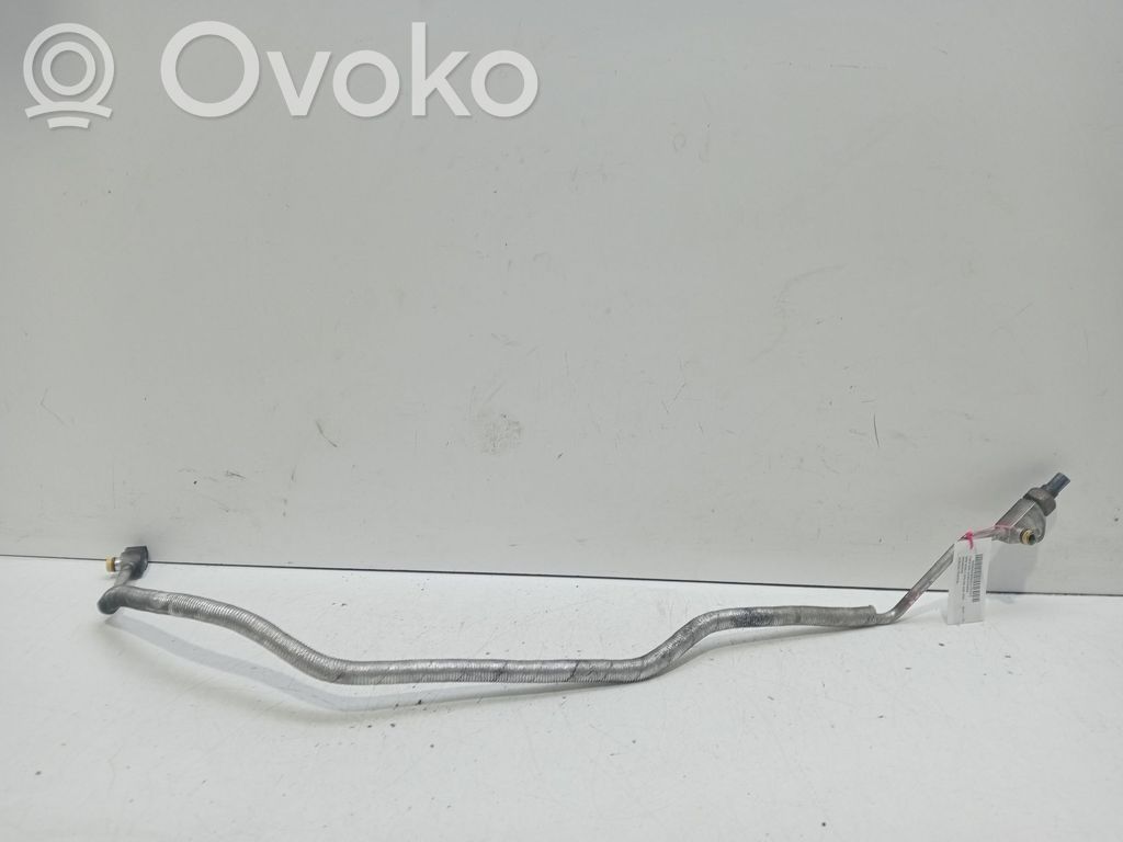 BMW 3 E46 Ilmastointilaitteen putki (A/C) 