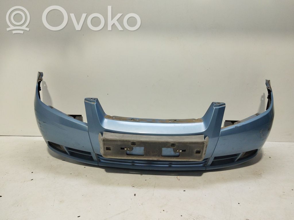 Chevrolet Aveo Parachoques delantero 