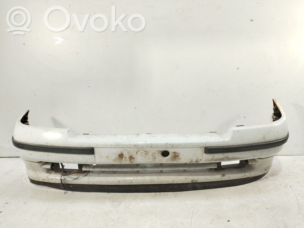 Renault Clio I Parachoques delantero 