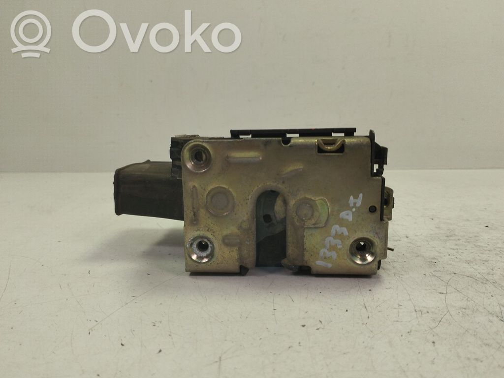 Renault 19 Etuoven lukko 