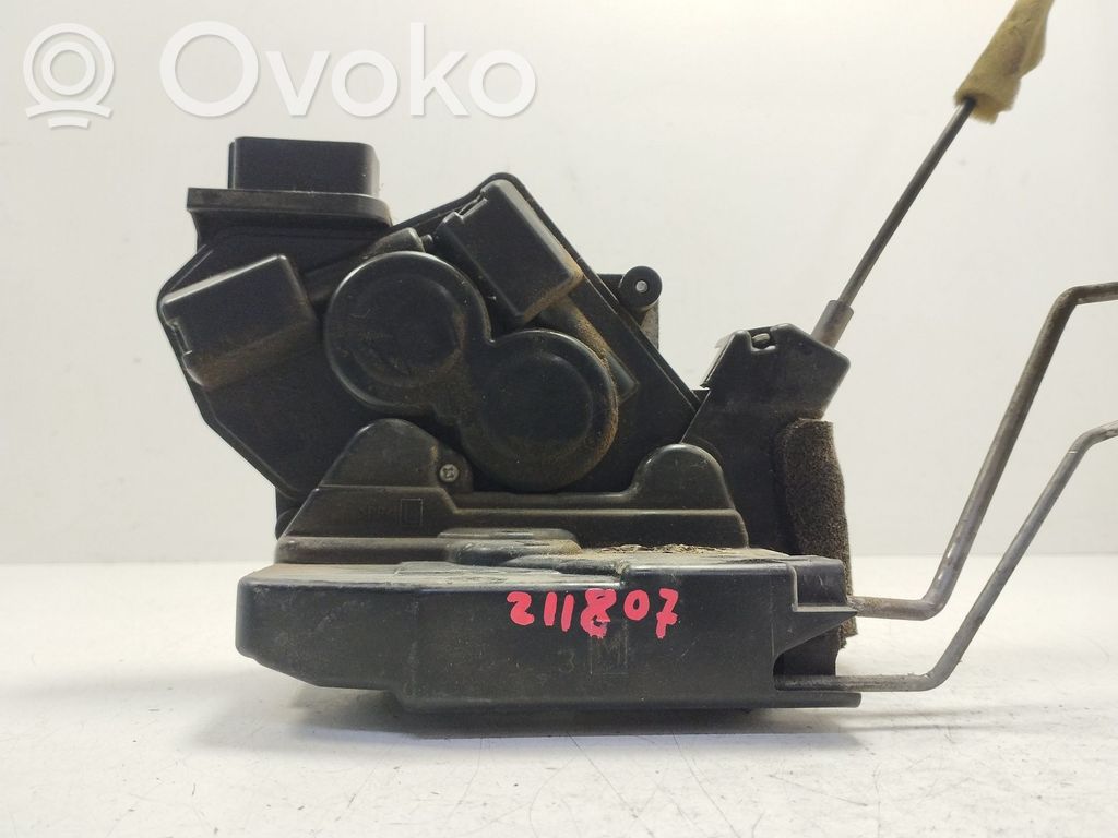 Mazda 5 Front door lock 