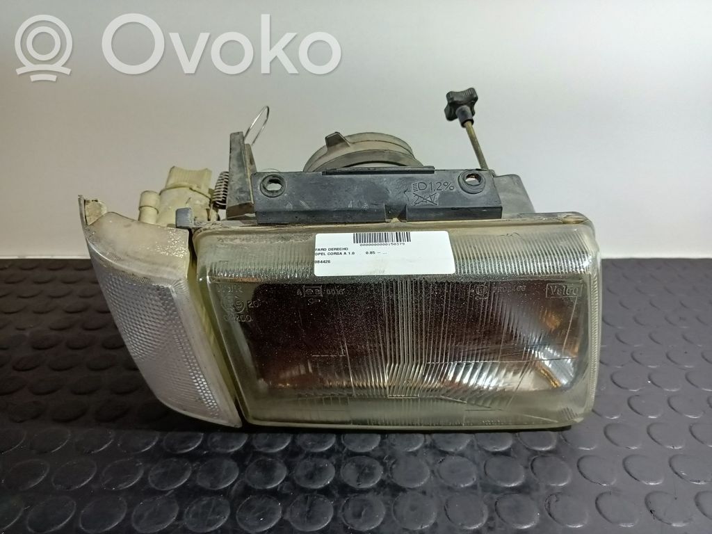 Opel Corsa A Etu-/Ajovalo 