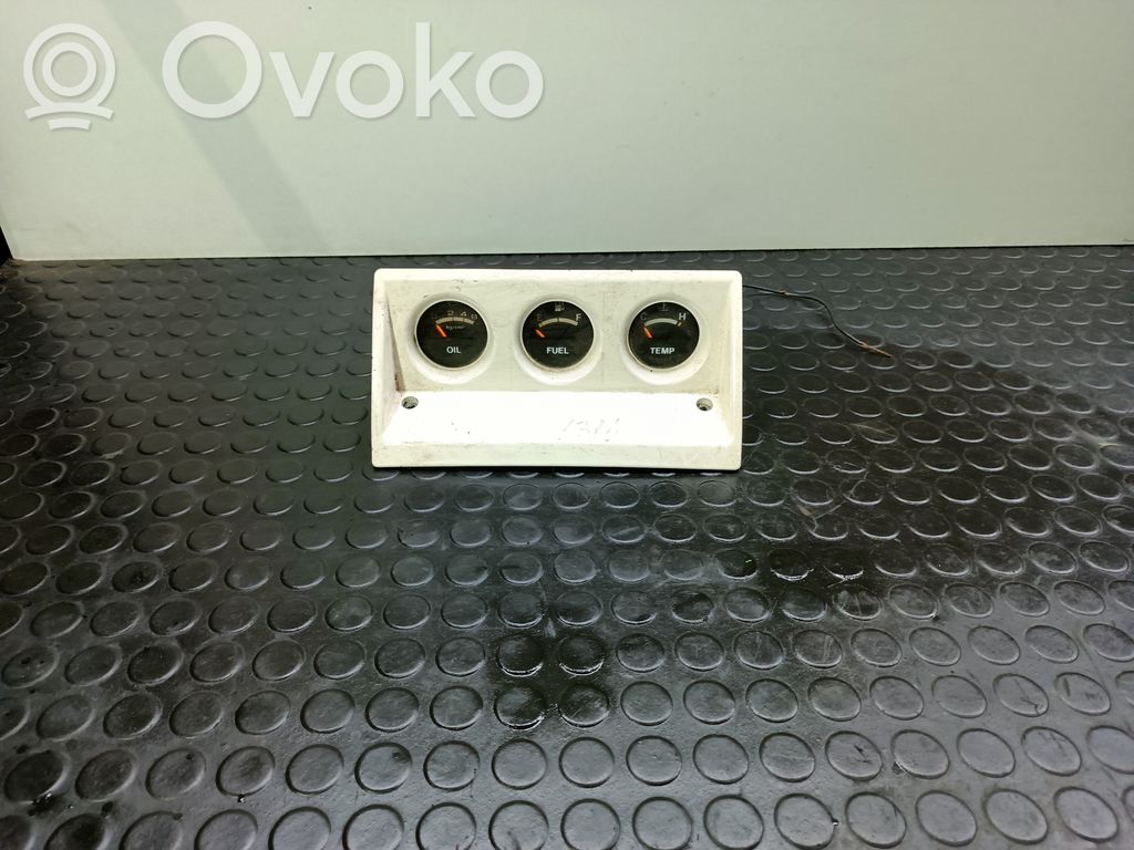 Isuzu Trooper Tachimetro (quadro strumenti) 
