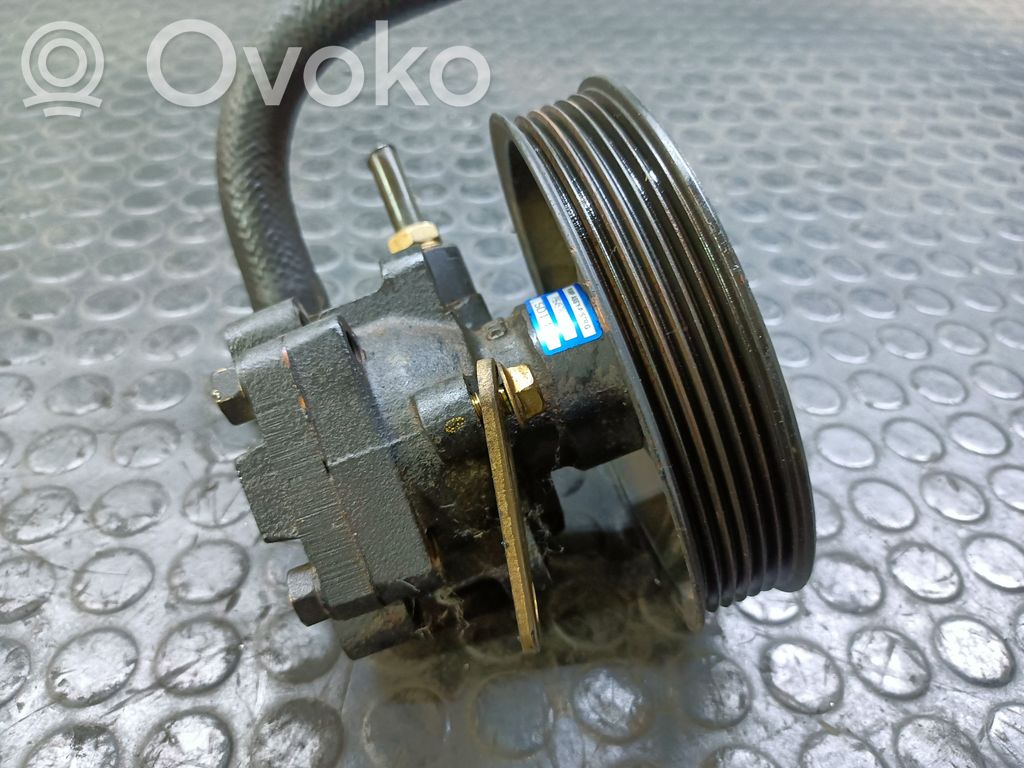 Ohjaustehostimen pumppu   P96497022